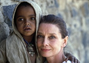 Audrey-Hepburn-UNICEF-ambassador-in-Ethiopia2